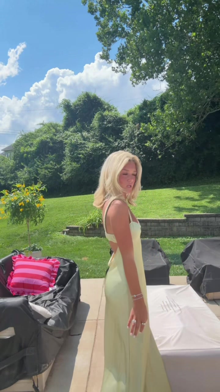 @supermodelmysteriousgirl