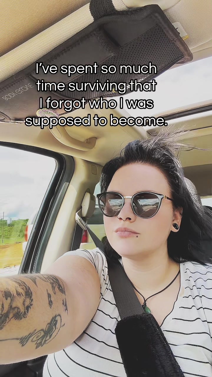 @Courtney |SAHM| 🌿🤘🏻🖤