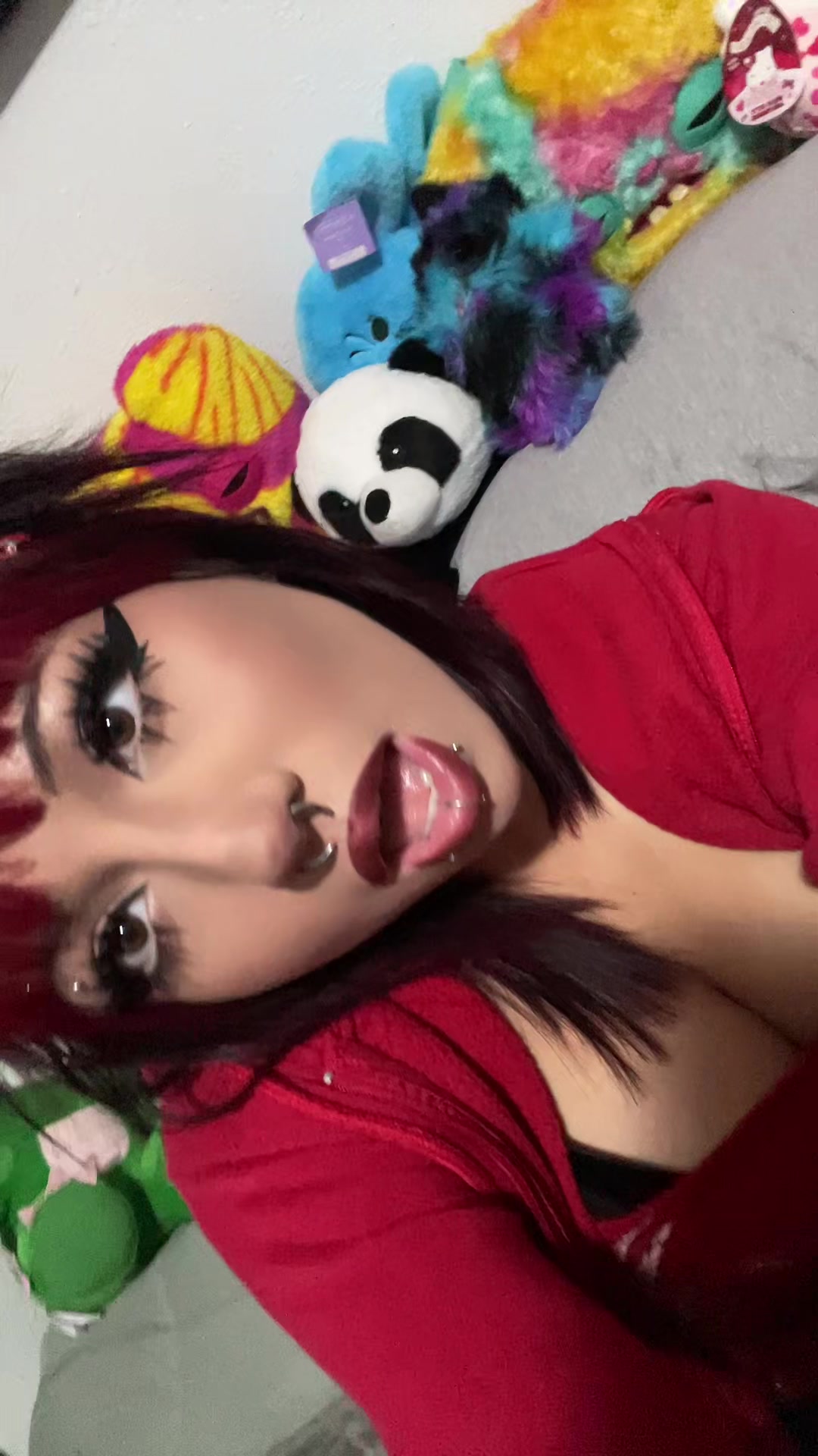 @<3