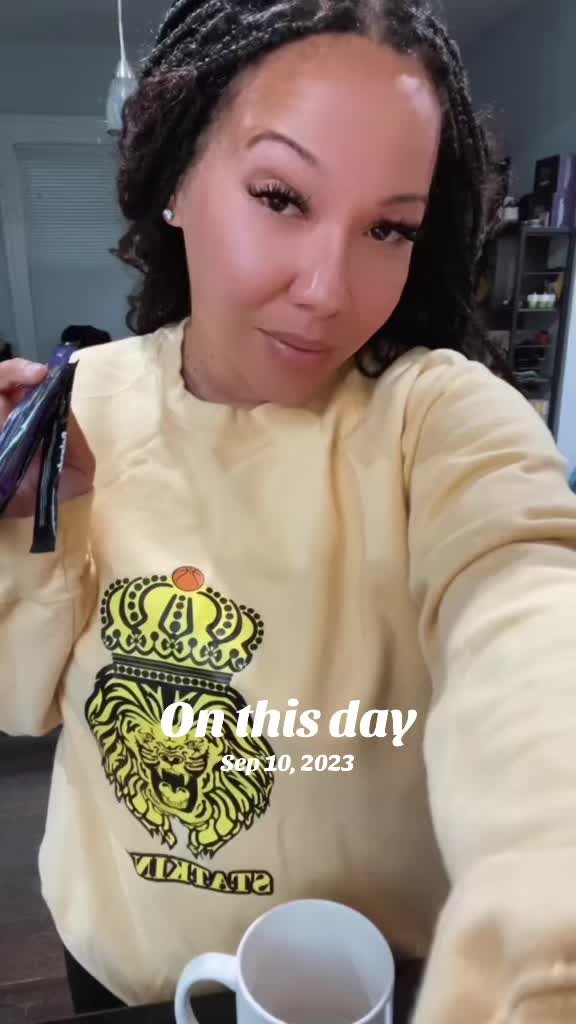 @KrystinaB 🦅🖤
