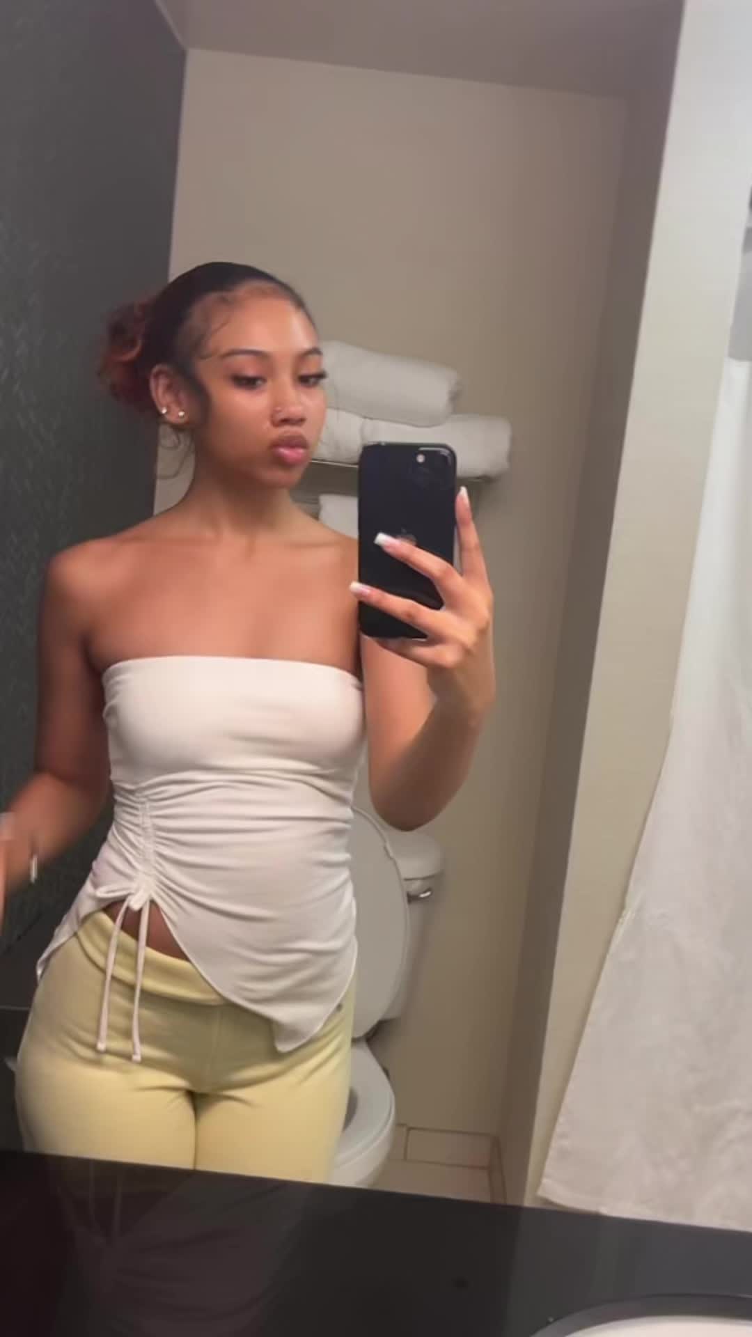 @⃟