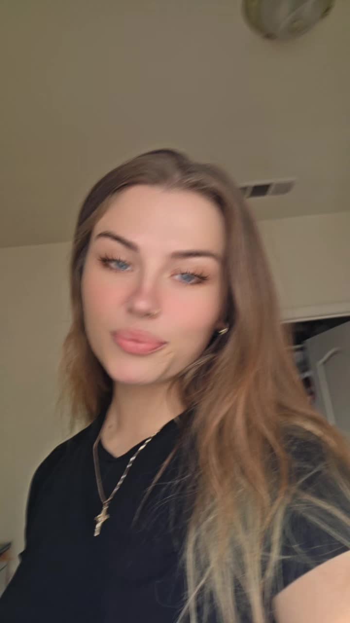 @ᕼᗩᒪEY ᗰᗩY 🦋