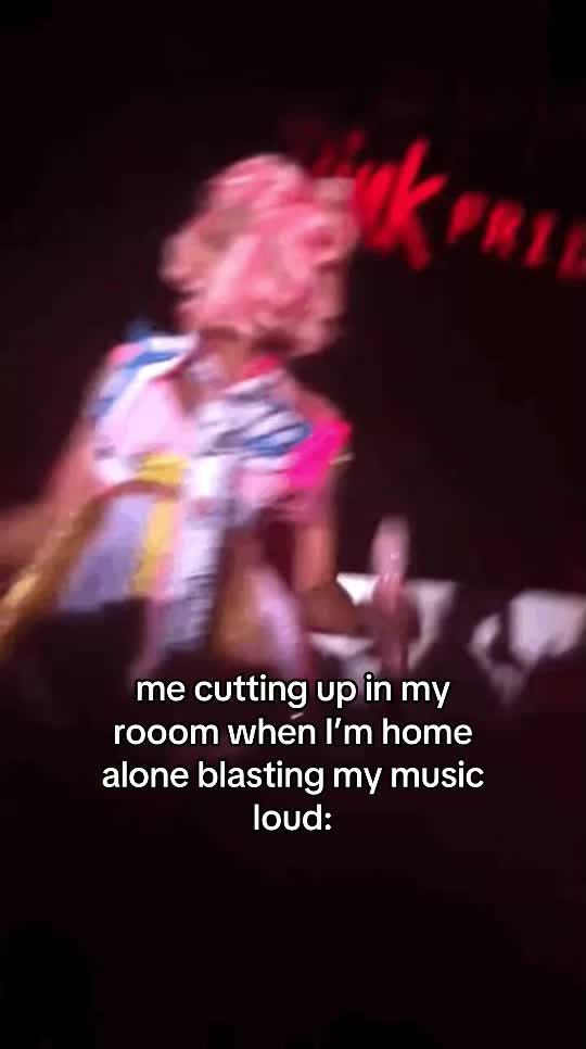 @￼