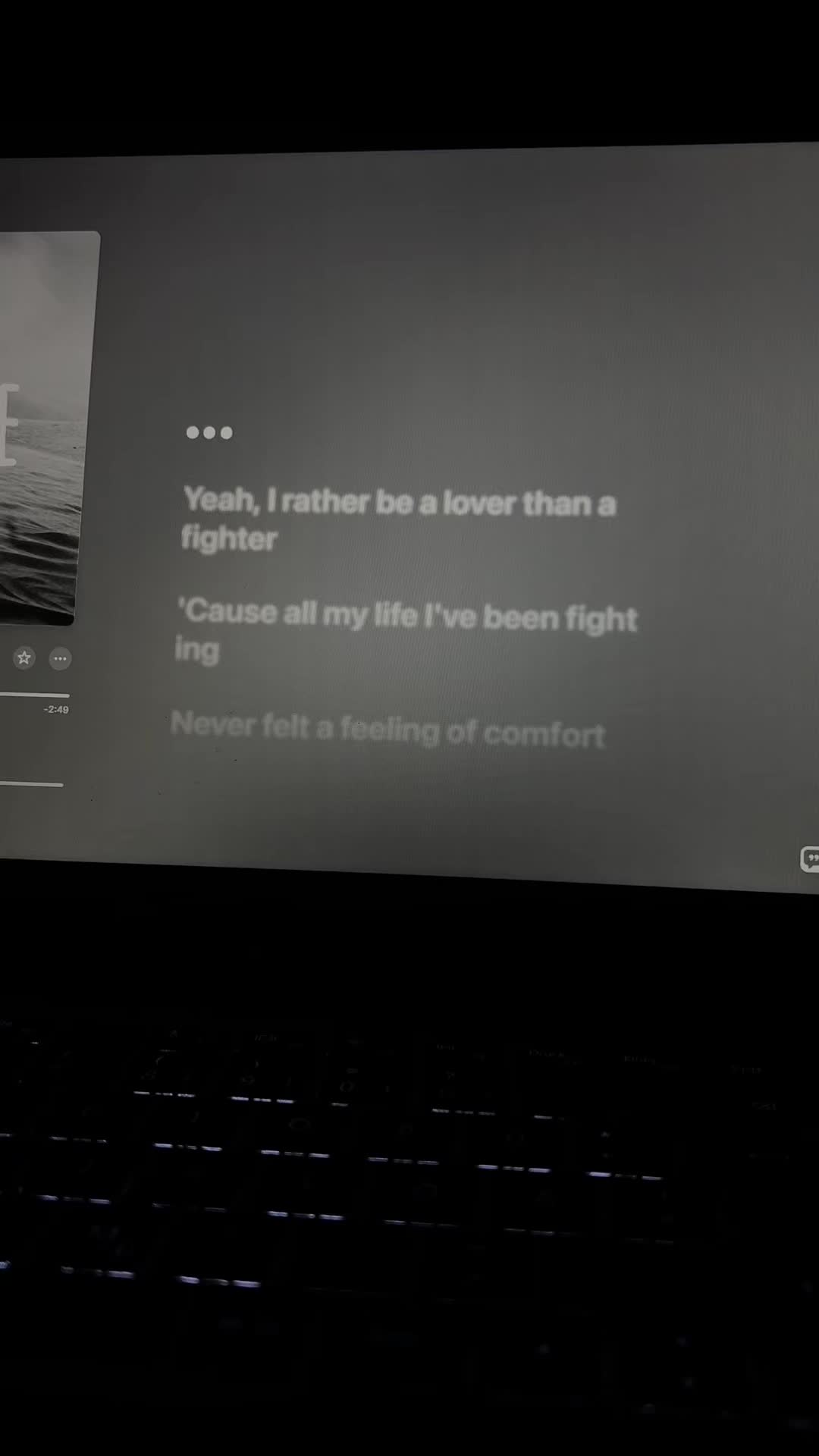 @🎧