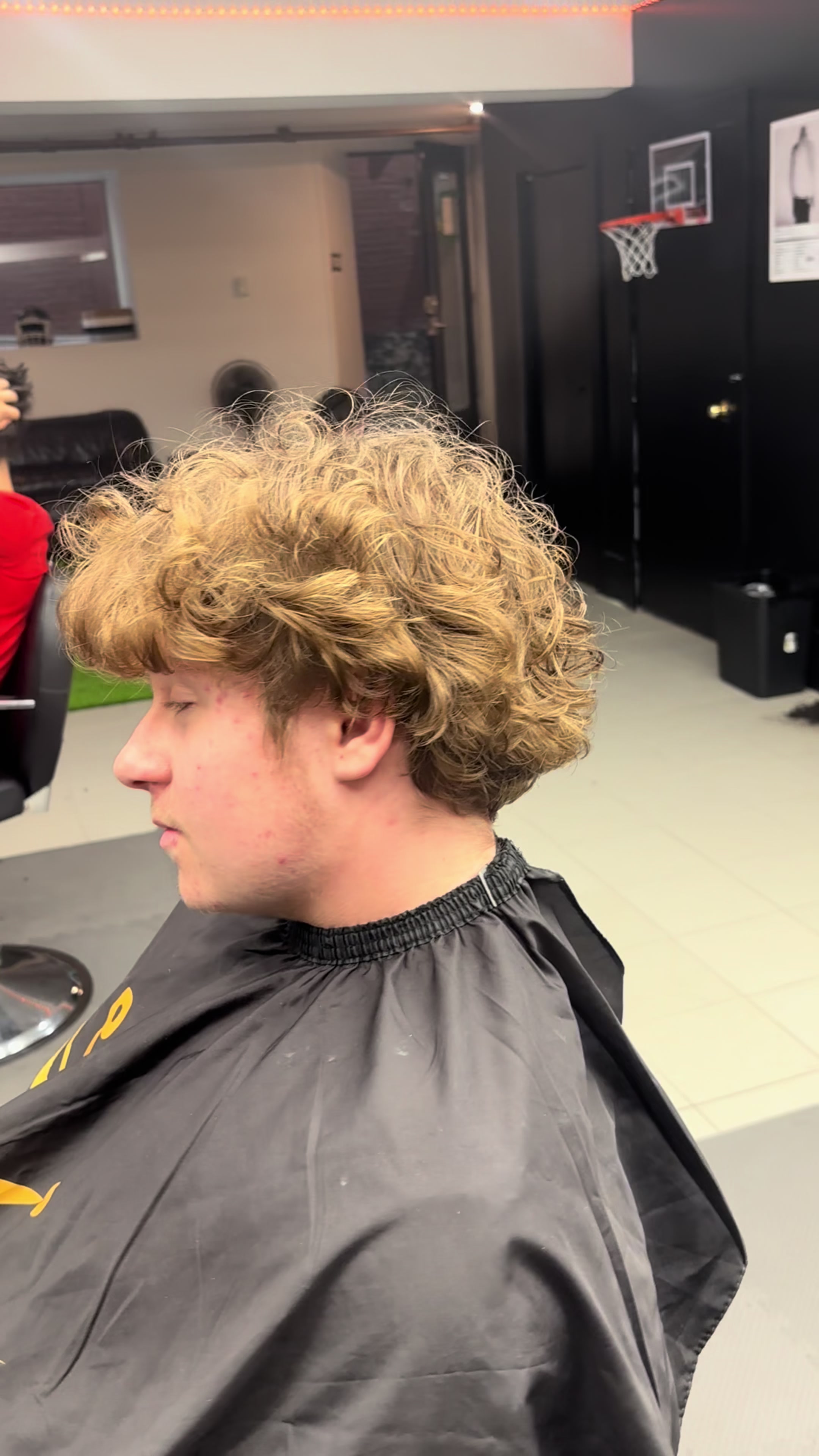 @goldenbarbershop769