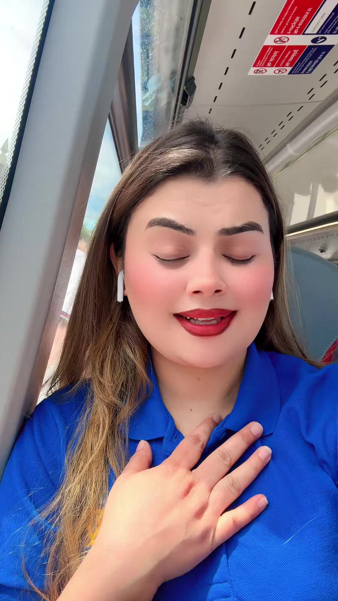 @Jharana🧿🫶