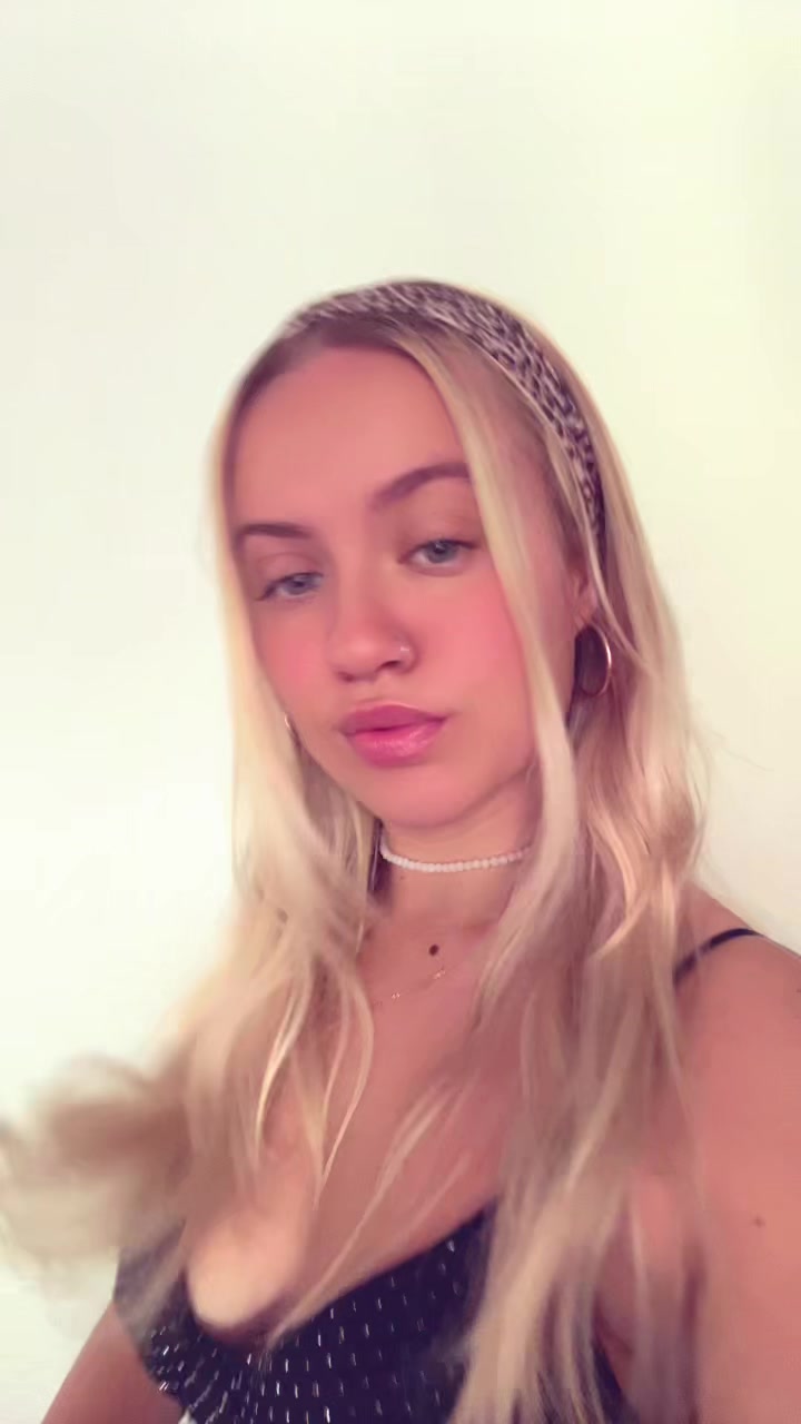 @whoiskxt