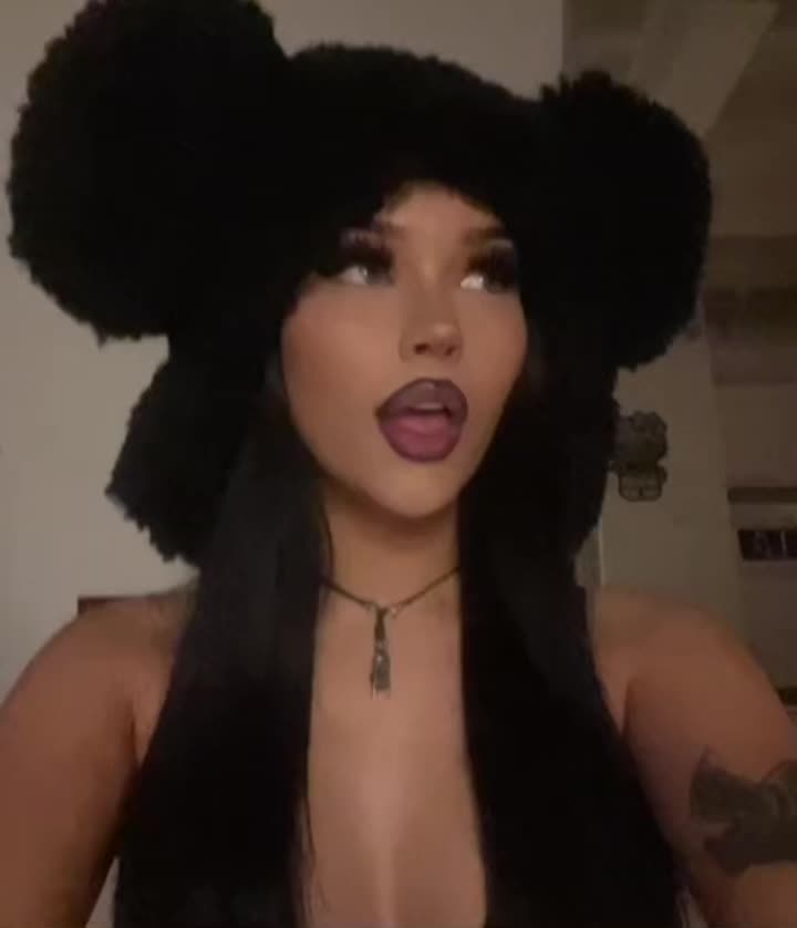 @𝒯𝒽𝑒𝓃𝒶🖤🥊