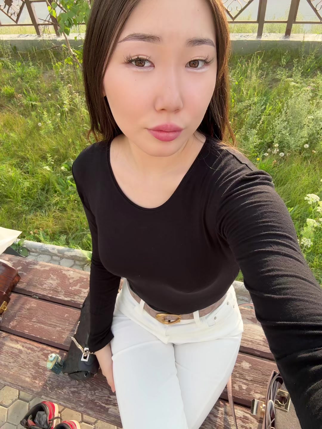 @...