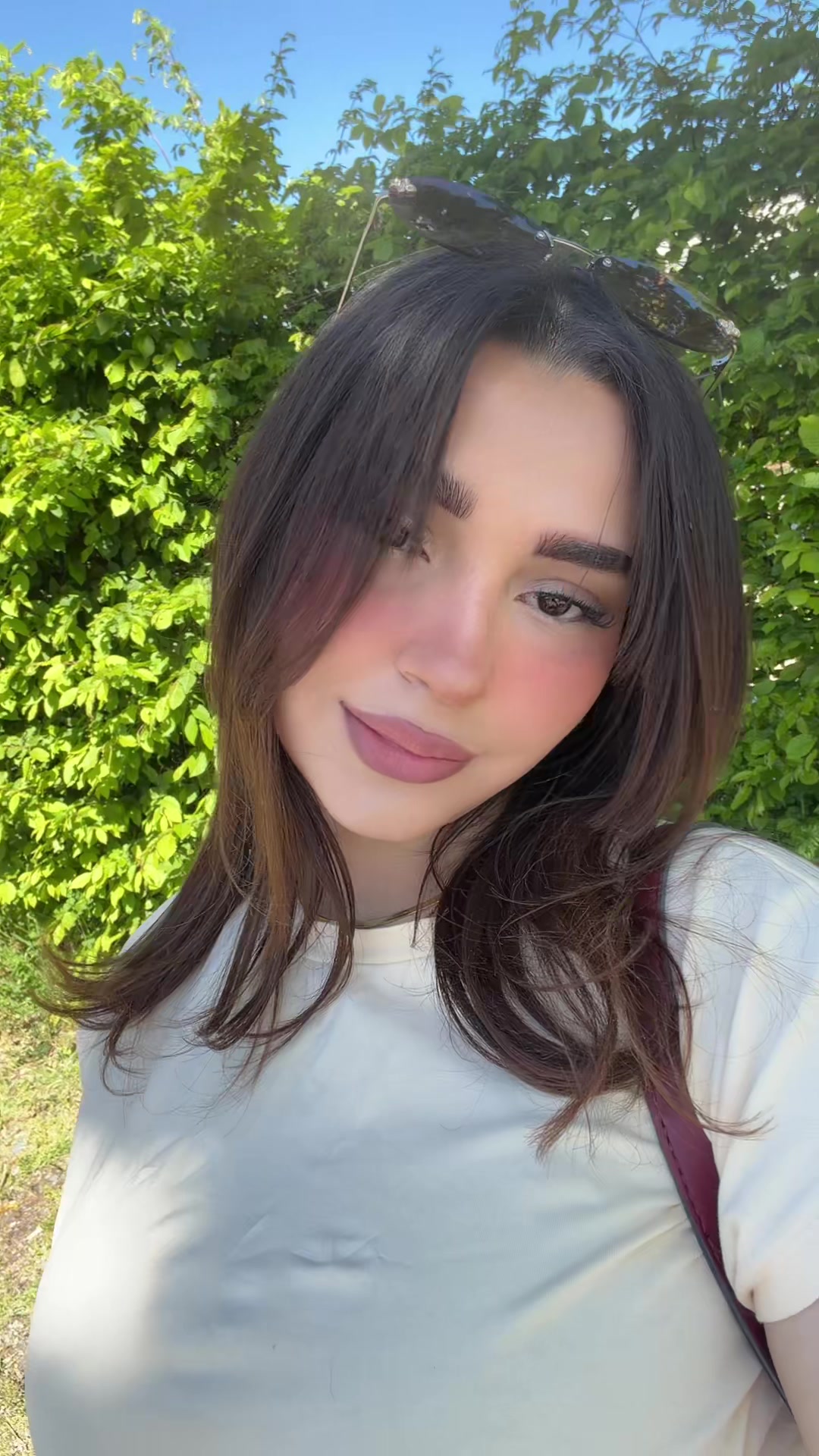 @𝒱