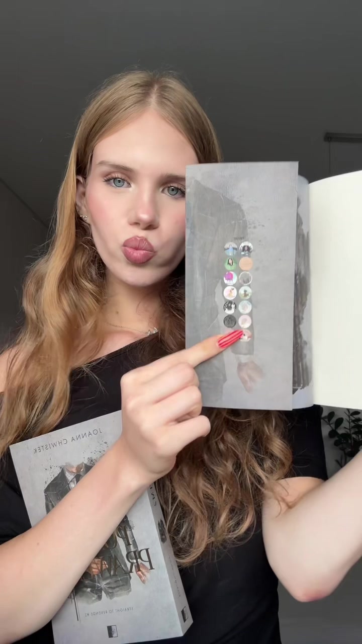 @veronica || booktok
