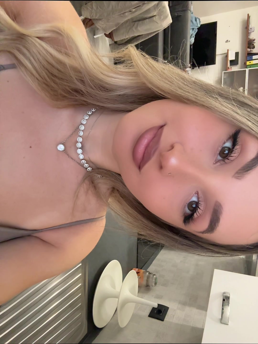 @floenaaaa