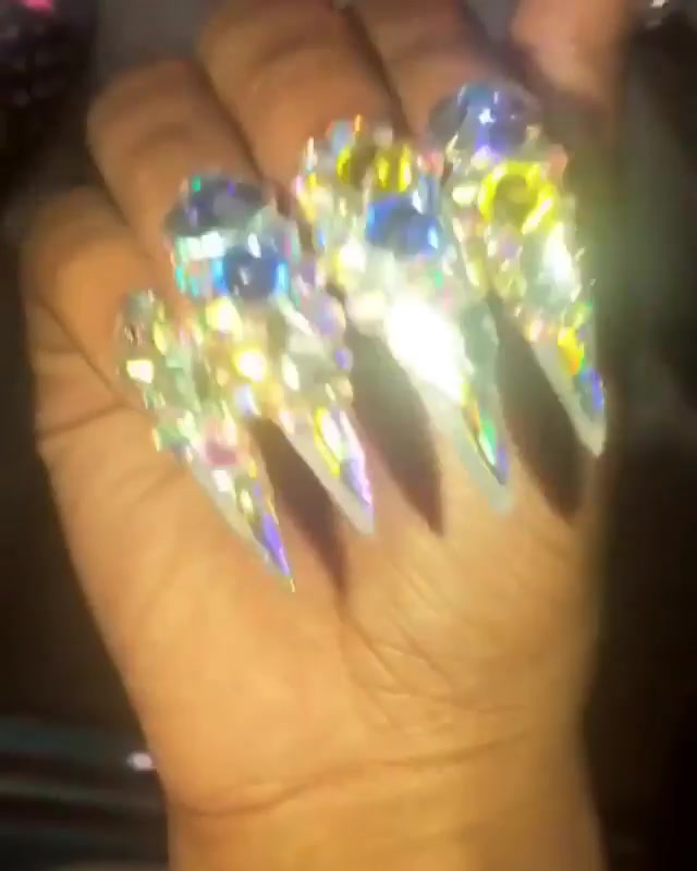 @𑣲.