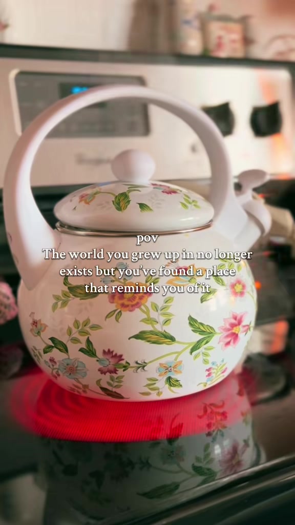 @TheGrandmaCottage &bull; 🪞🕯️🪿