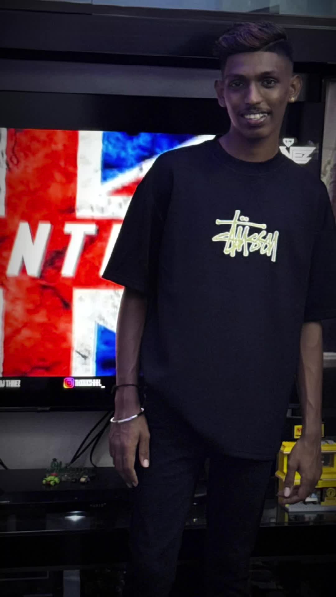 @𝟠.𝟠.𝟠.🇬🇧💨