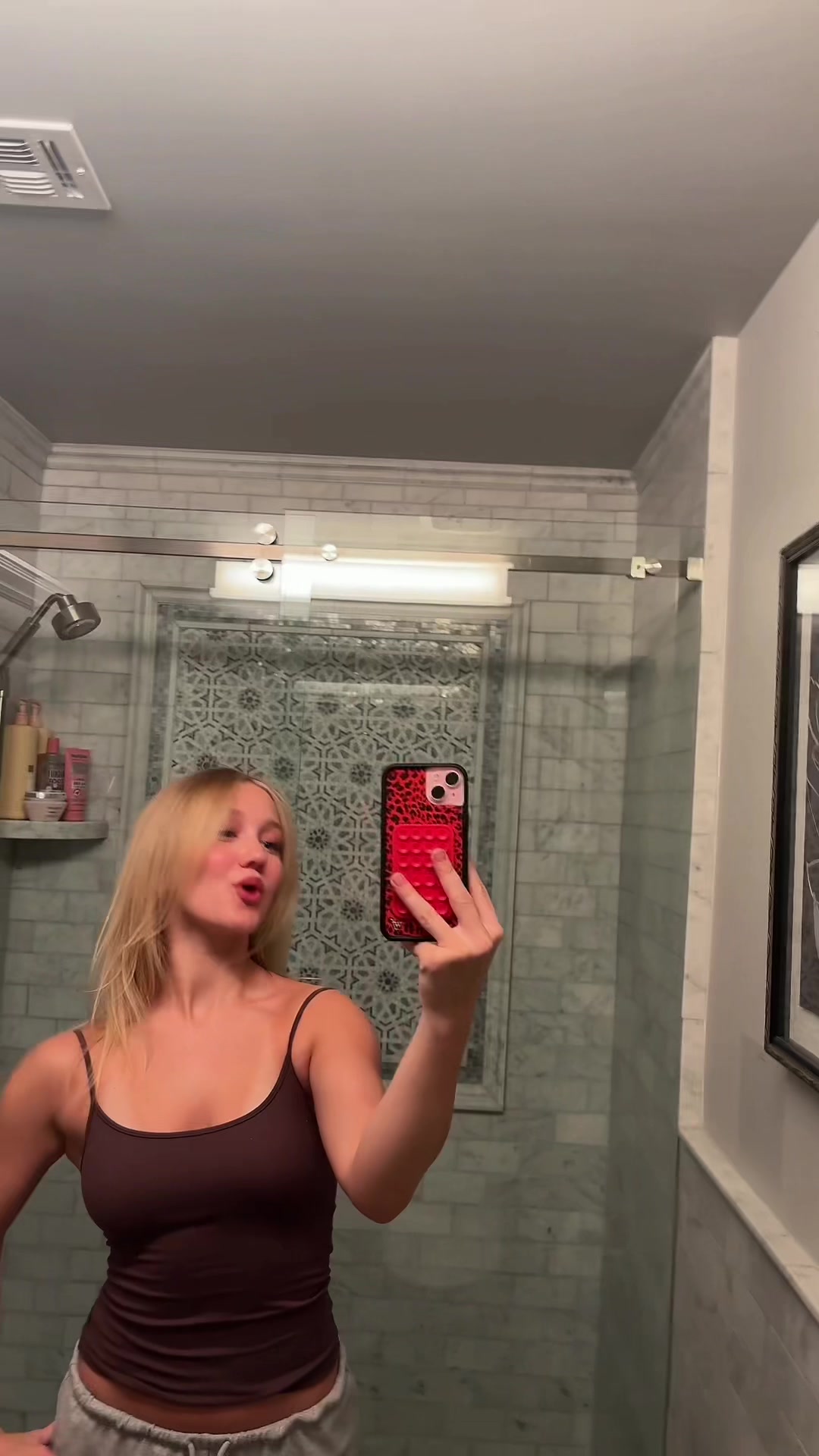 @izhoward