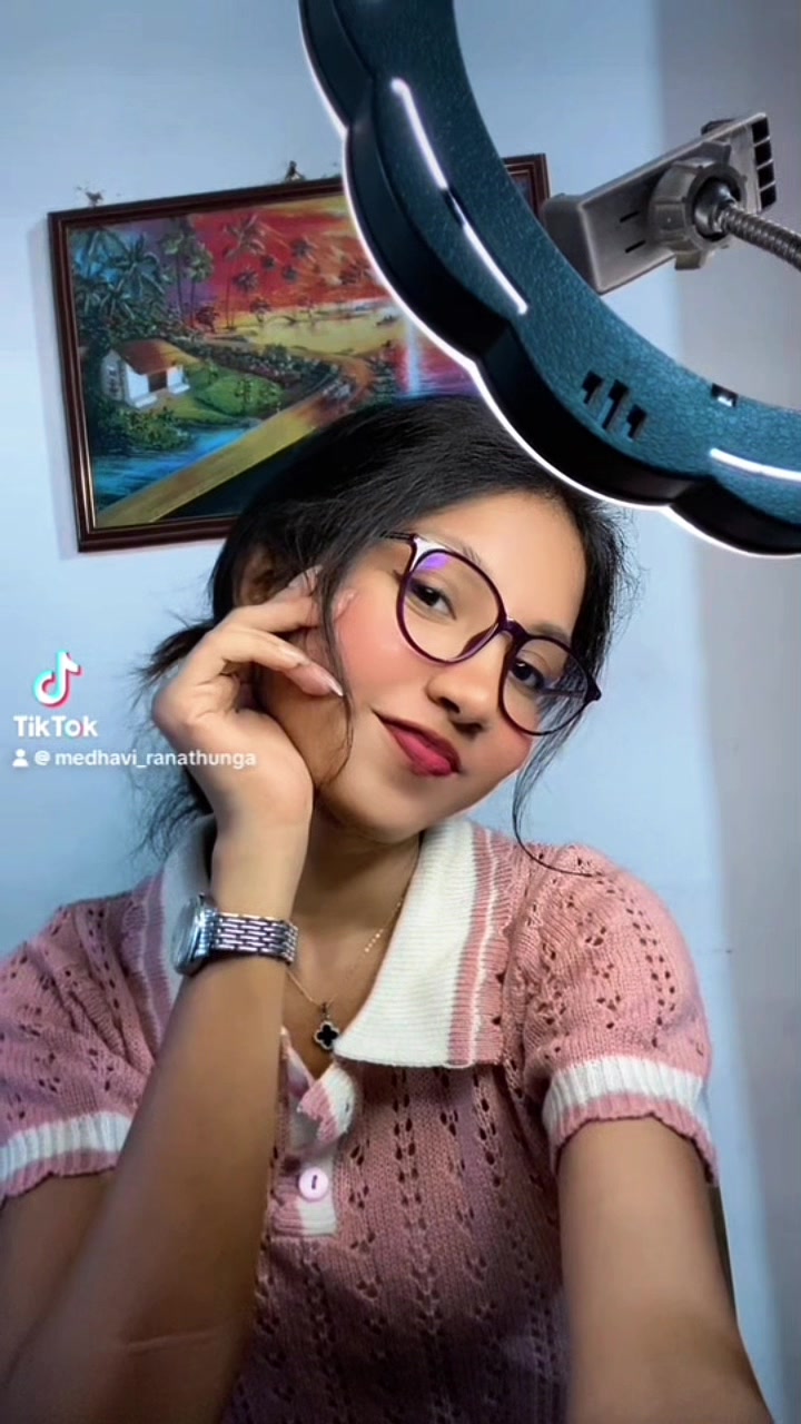 @Medhavi Ranathunga✨