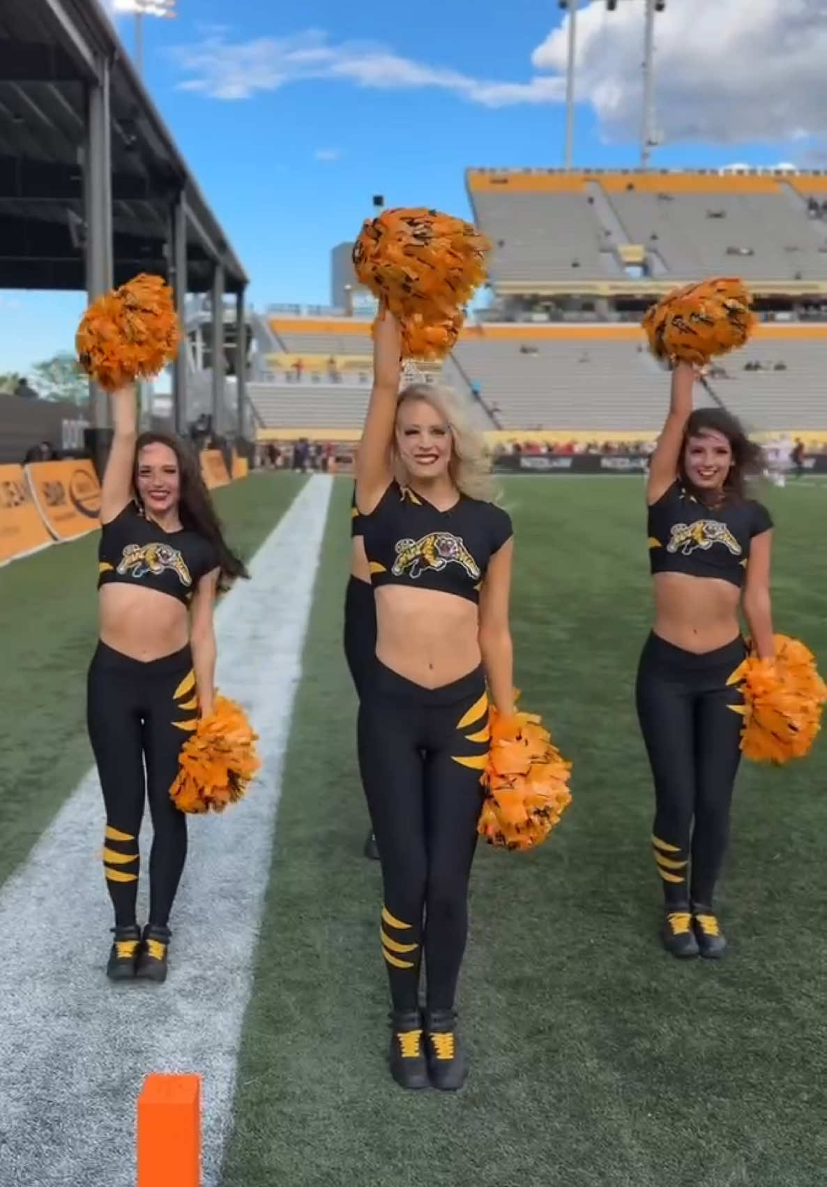 @TICATS DANCE & CHEER