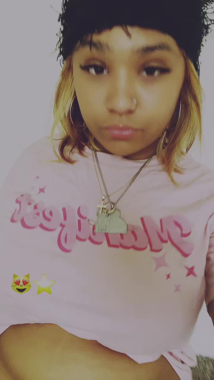 @prettyluh_.lightskin