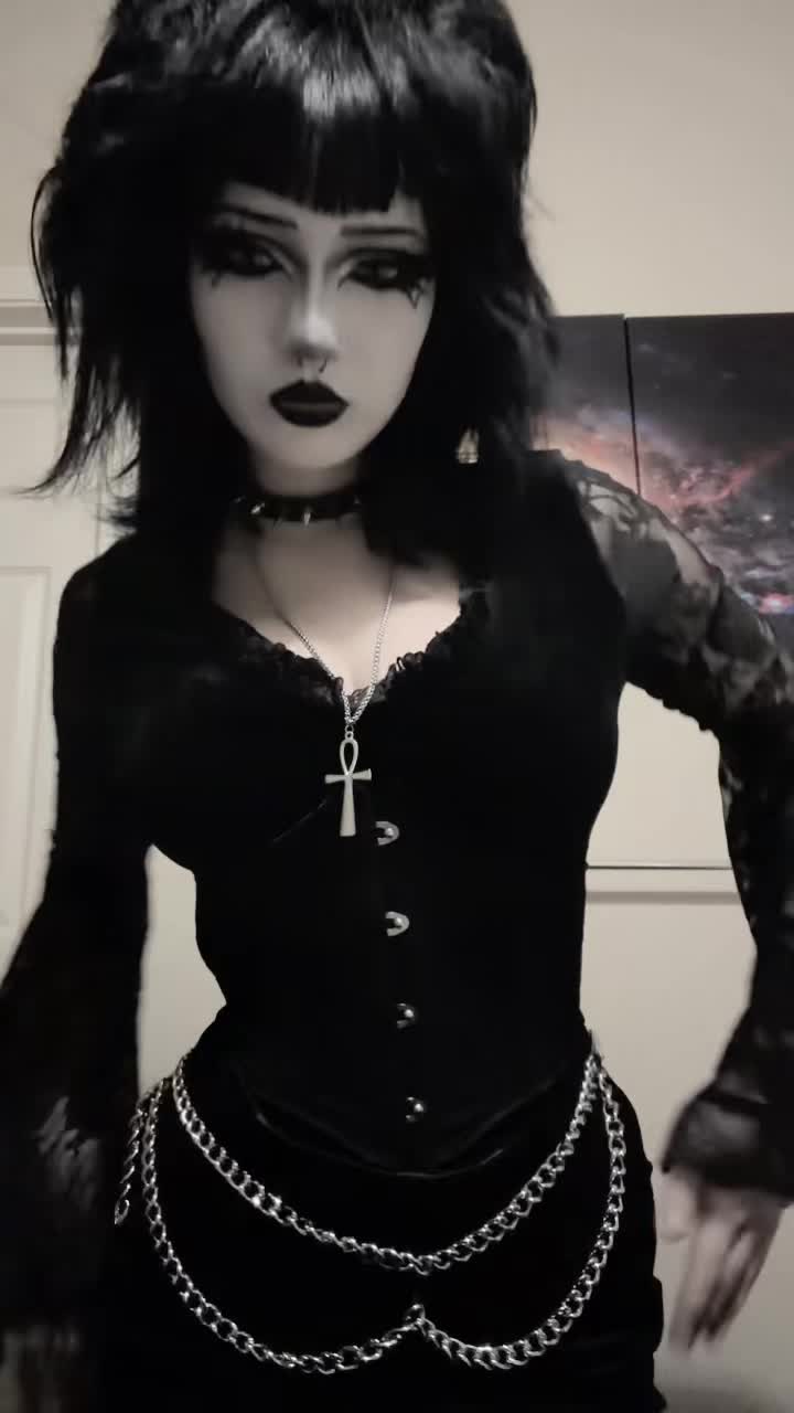 @𝔄𝔯𝔦 𝔍𝔢𝔞𝔫𝔫𝔢 🧛🏻♀️🦇