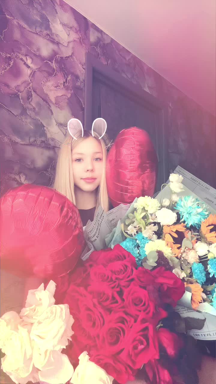 @Святошка🎀🌸👙