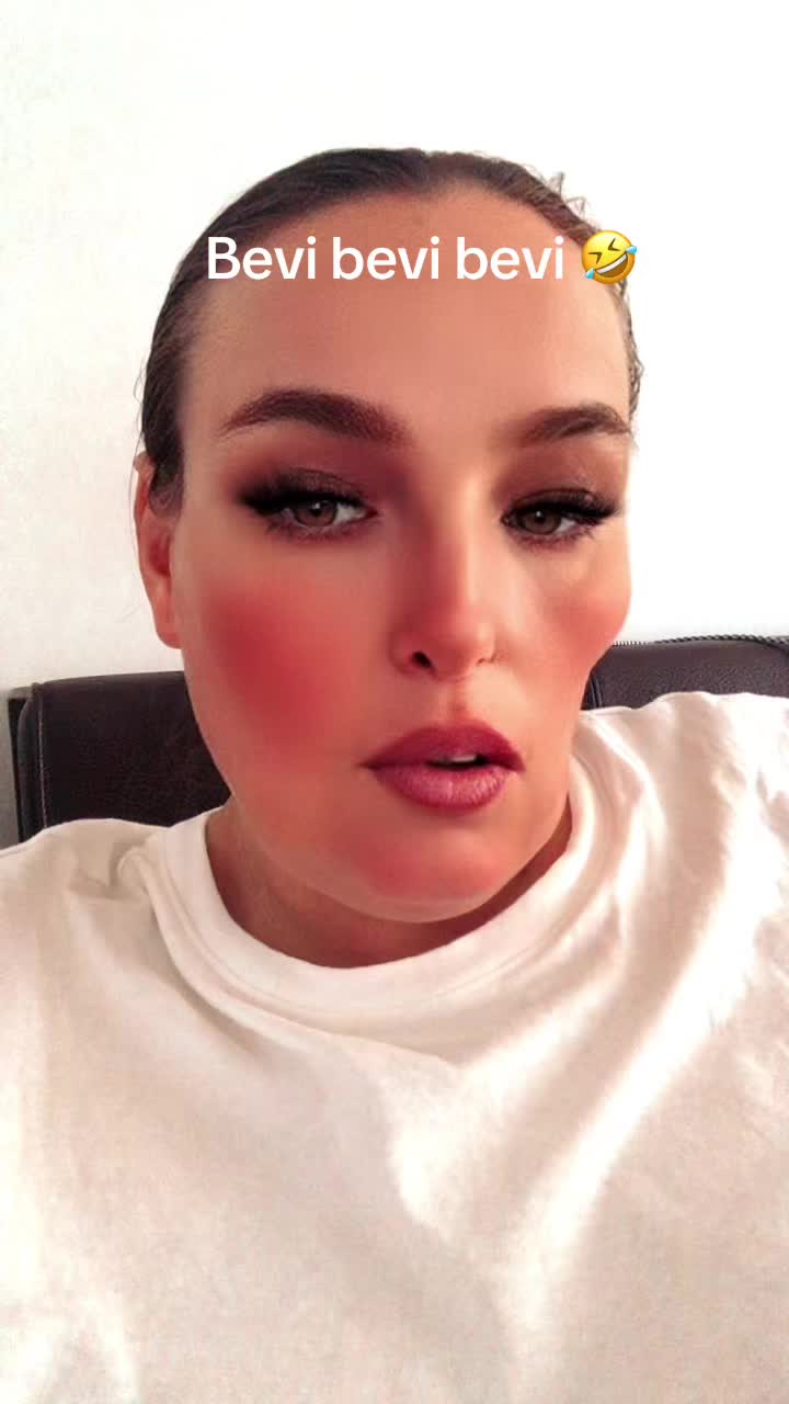 @Mirela123