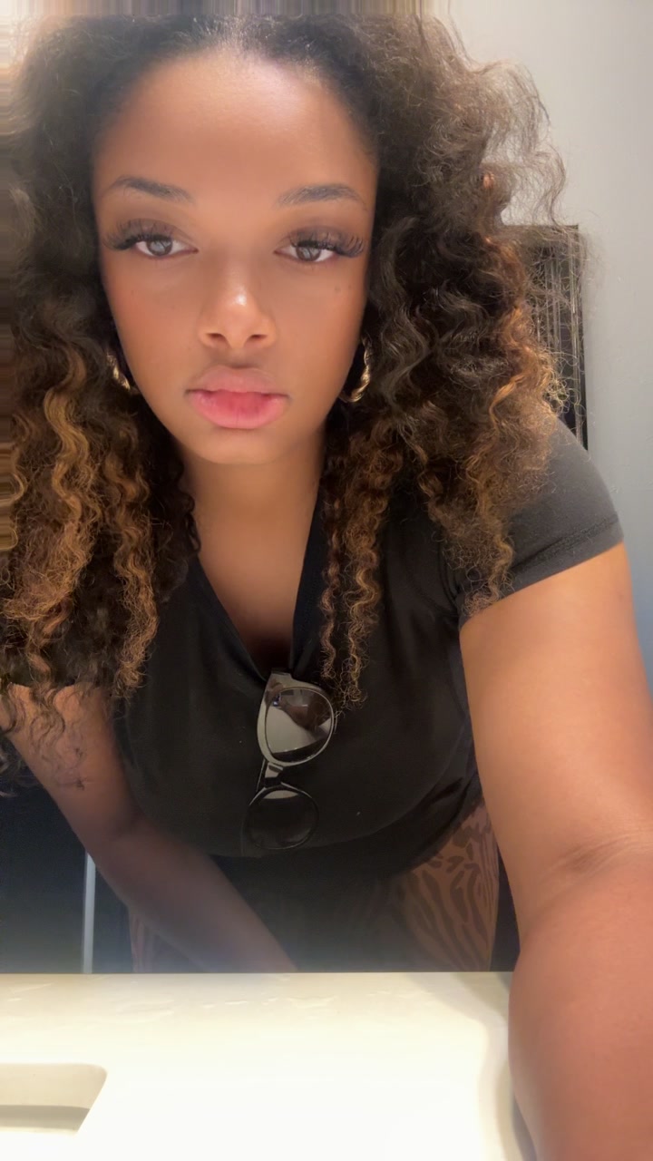 @AriJanae ♌️💕