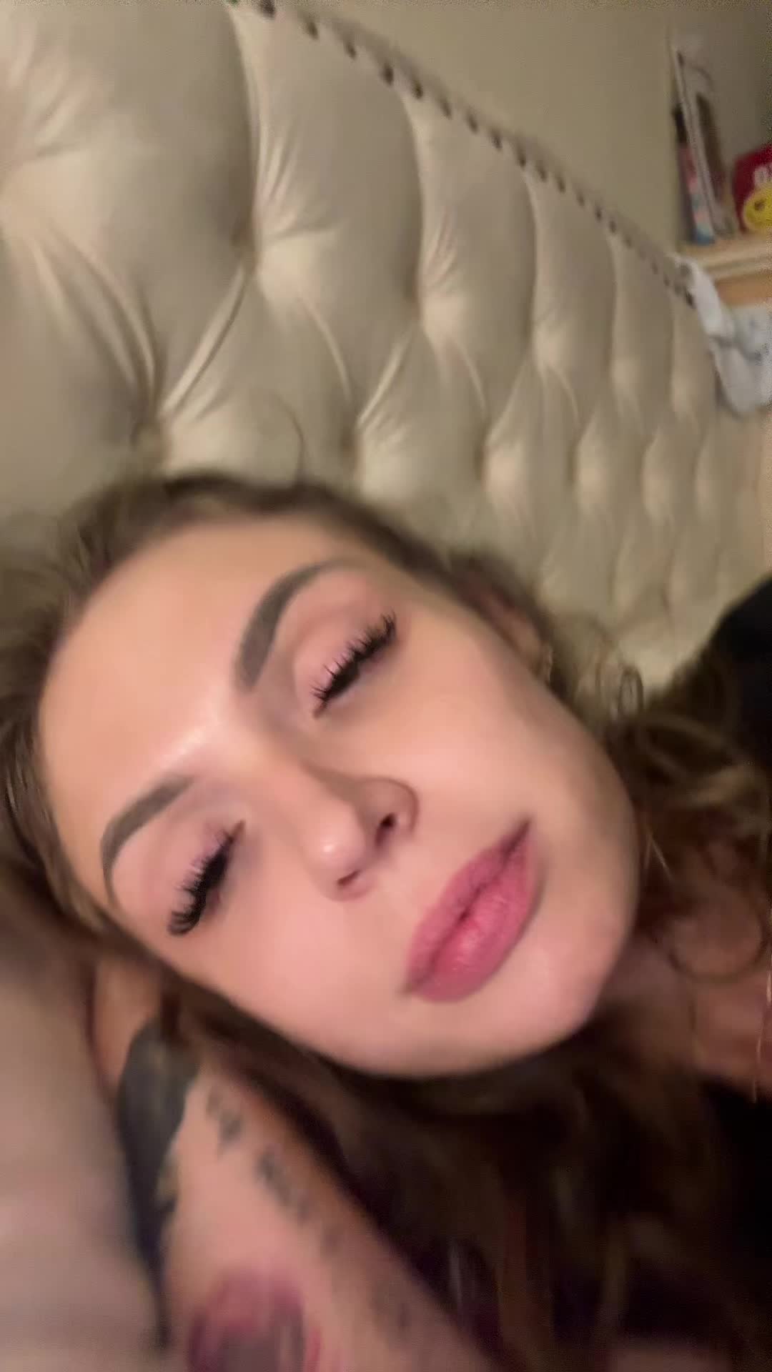 @niki&nicole