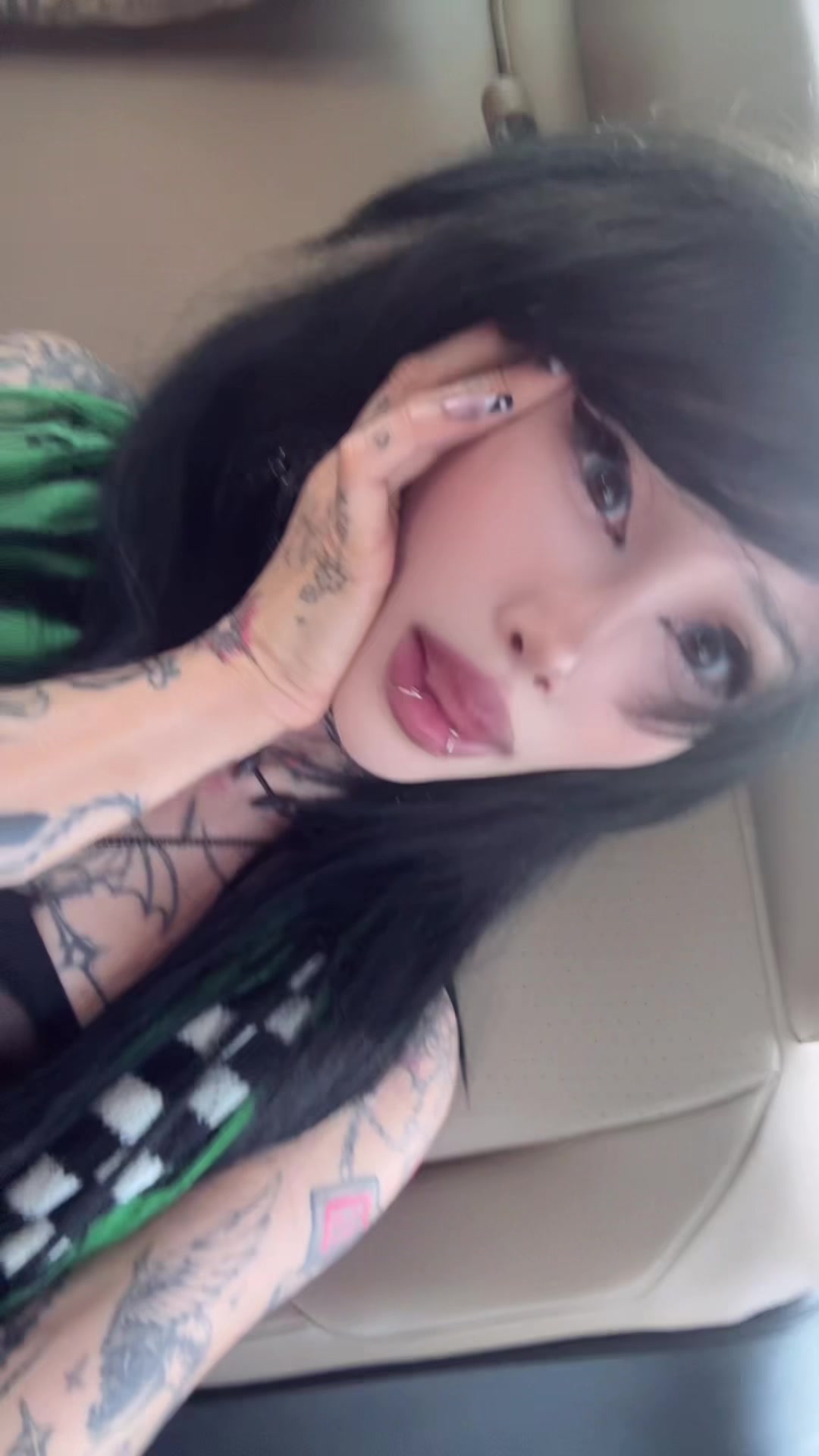 @zommmbri
