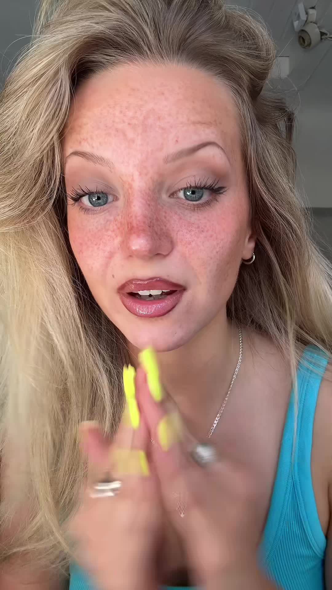 @angie kira 🪩