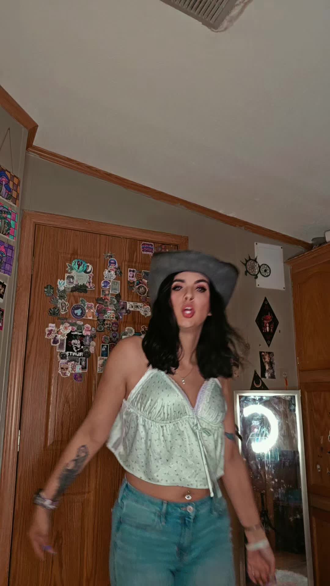 @Satanswitchbaby😘
