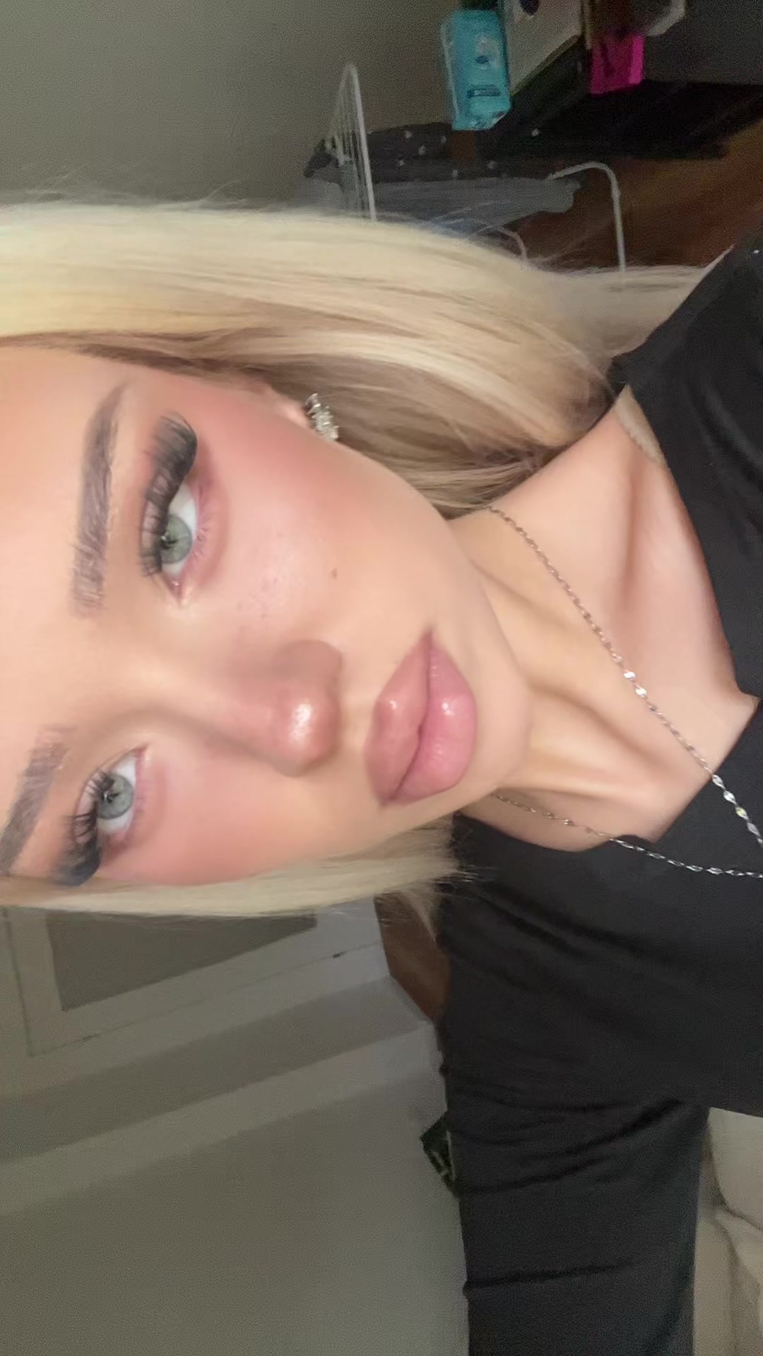 @аня