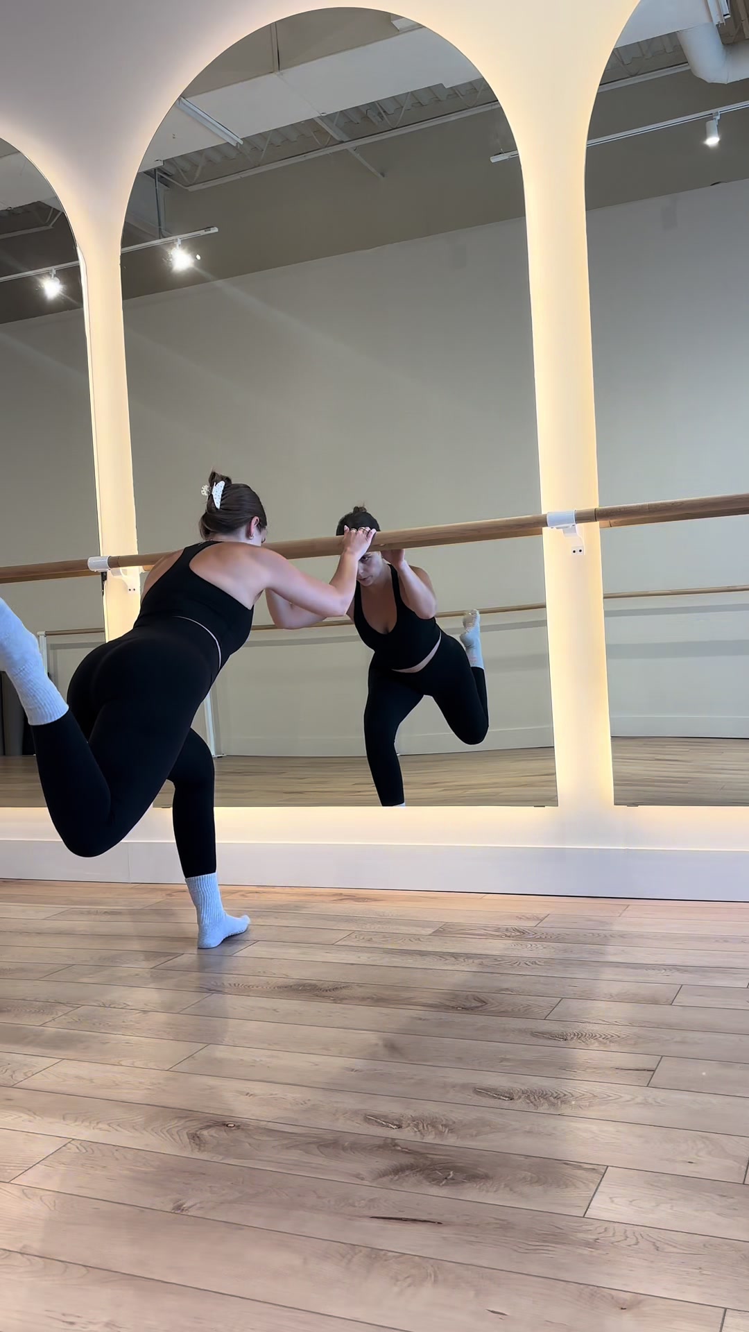 @Monica | Barre