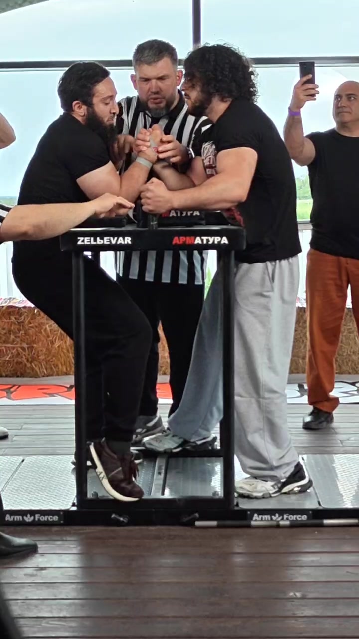 @Iron wrestling