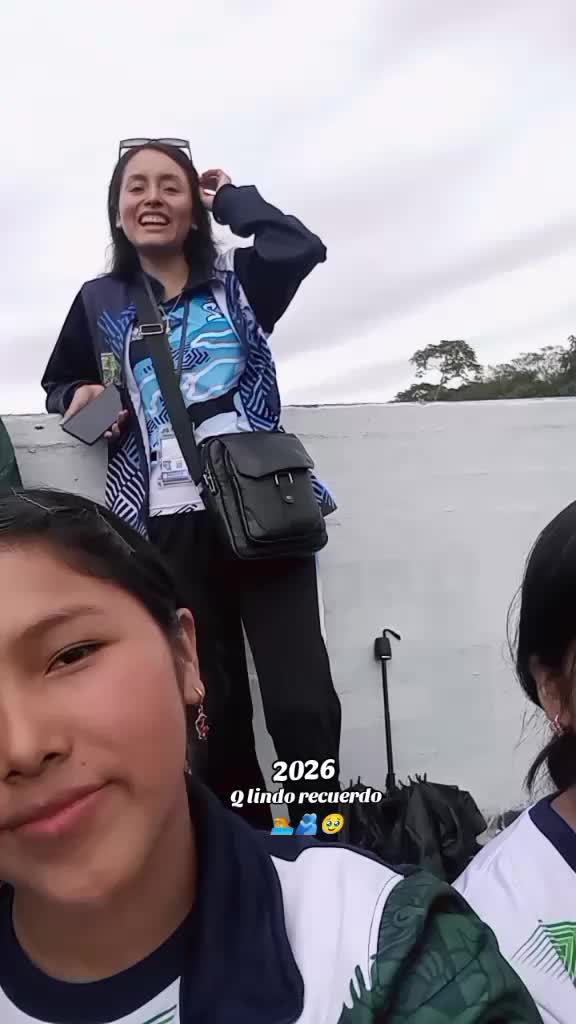 @shinahoteñita🍒🇧🇴