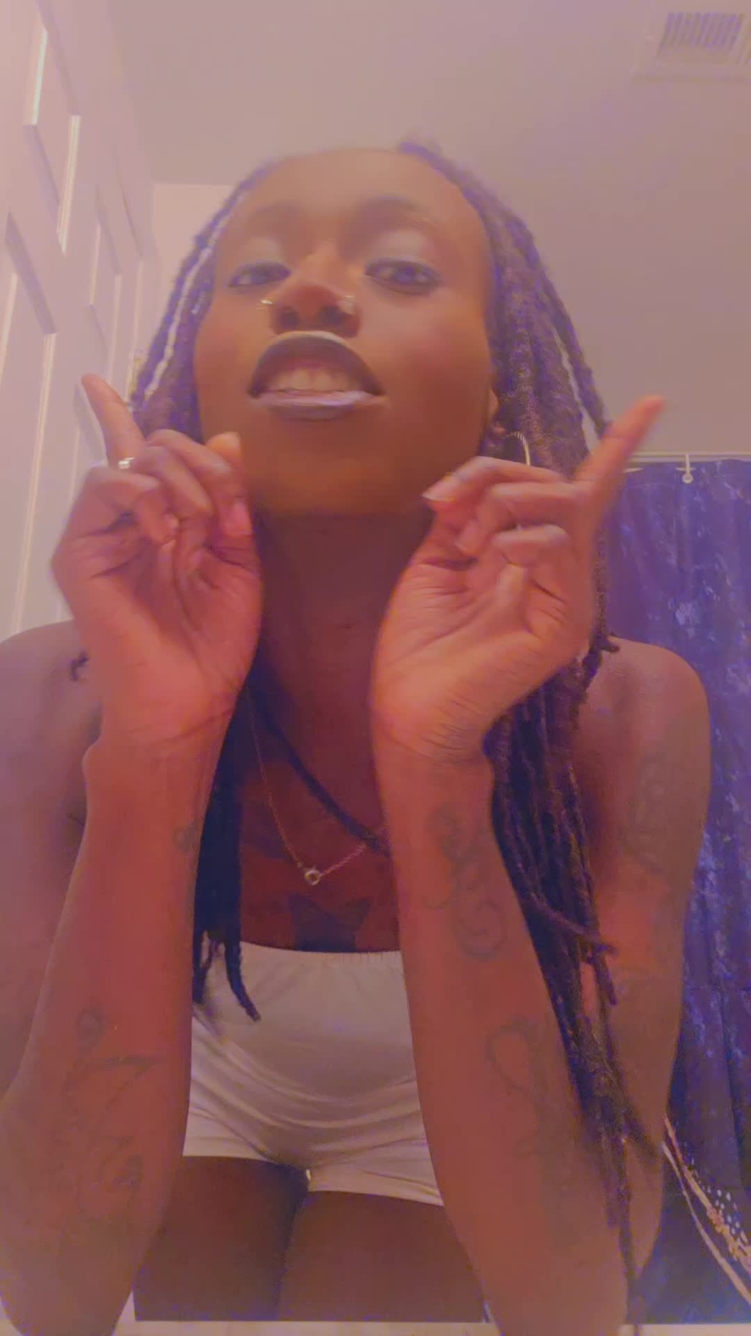 @laady.lay_