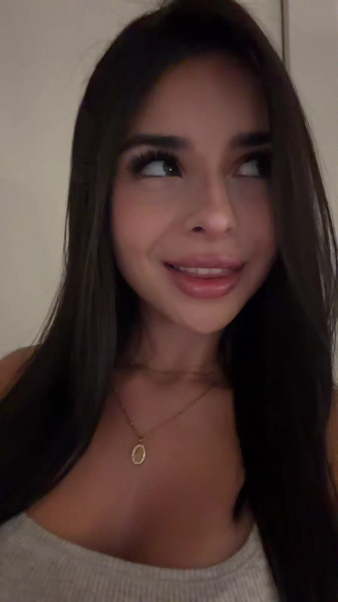 @vickyguez