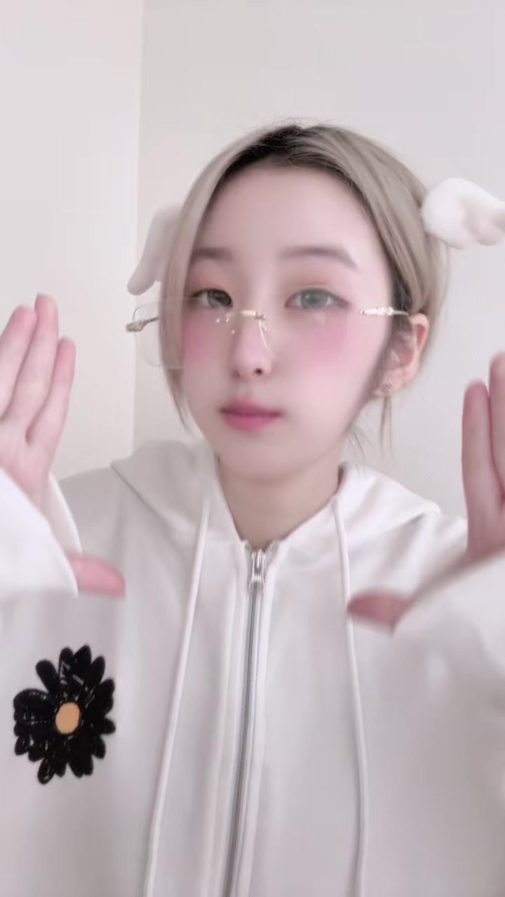 @🤍𝐍𝐄𝐍𝐄 💚