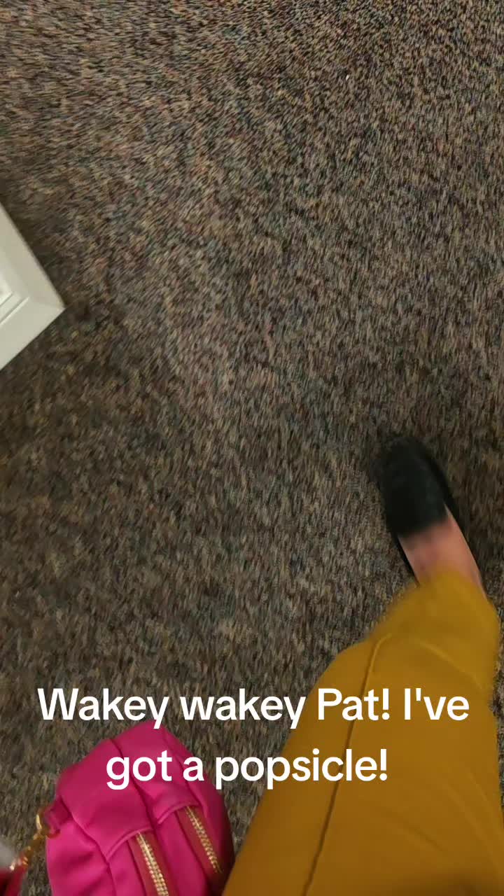 @FoxyRoxyLovesYou