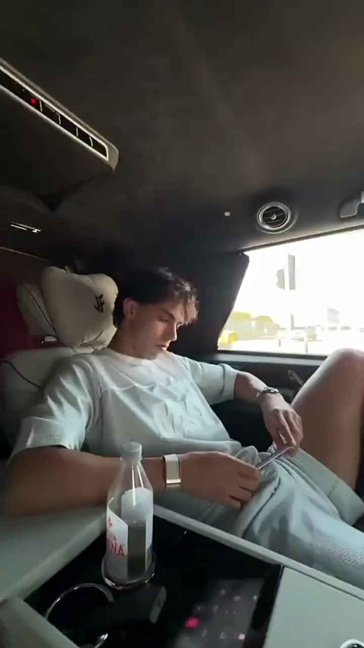 @𝑺𝒂𝒍𝒎𝒂𝒏 💛