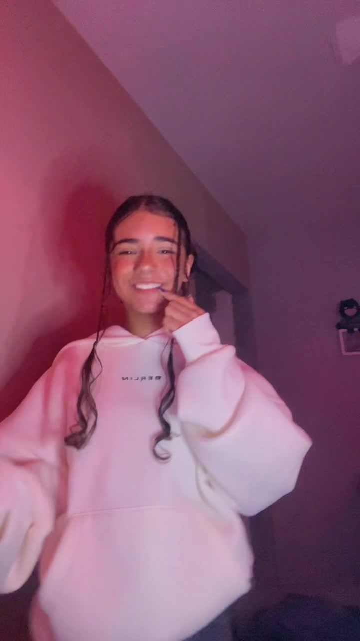 @larafamiliamadrona