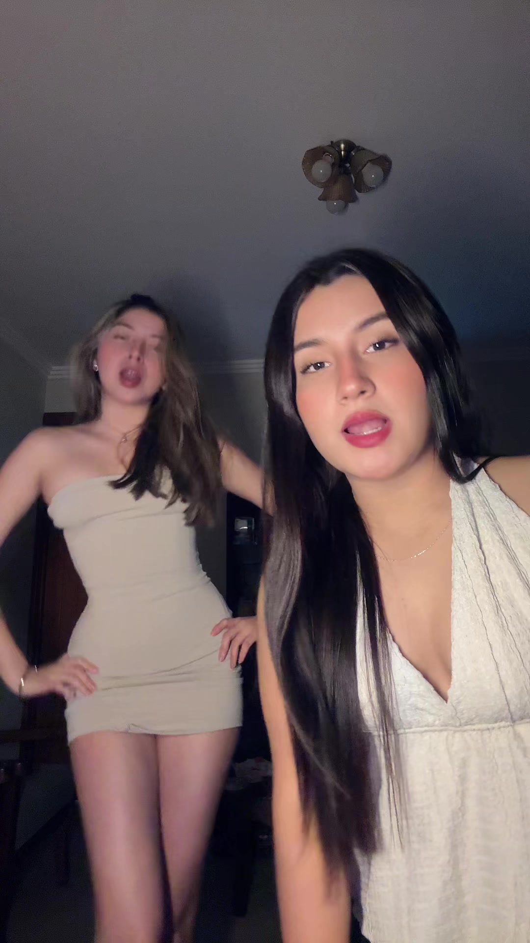 @Bella_1718