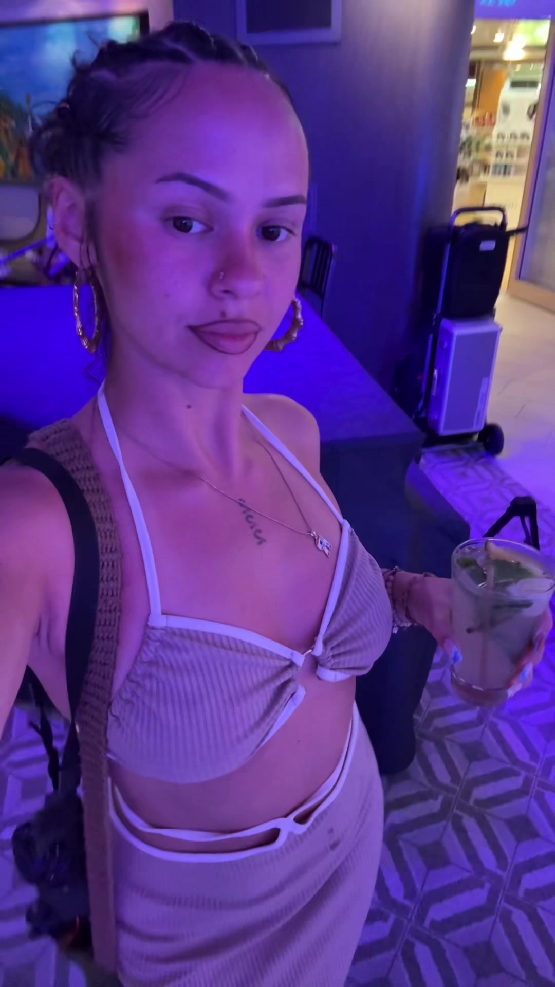 @Divina