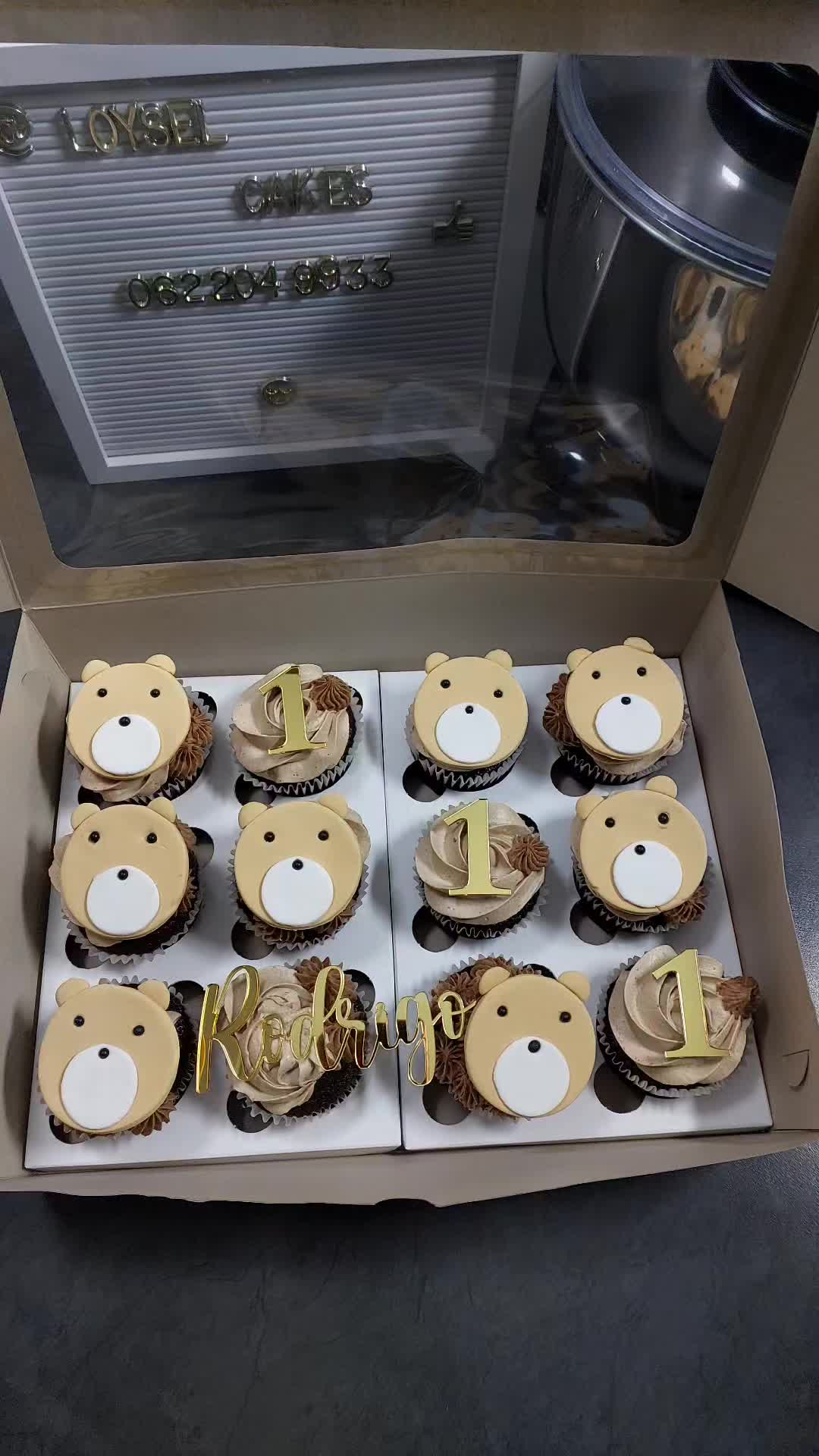 @Loyselcakes