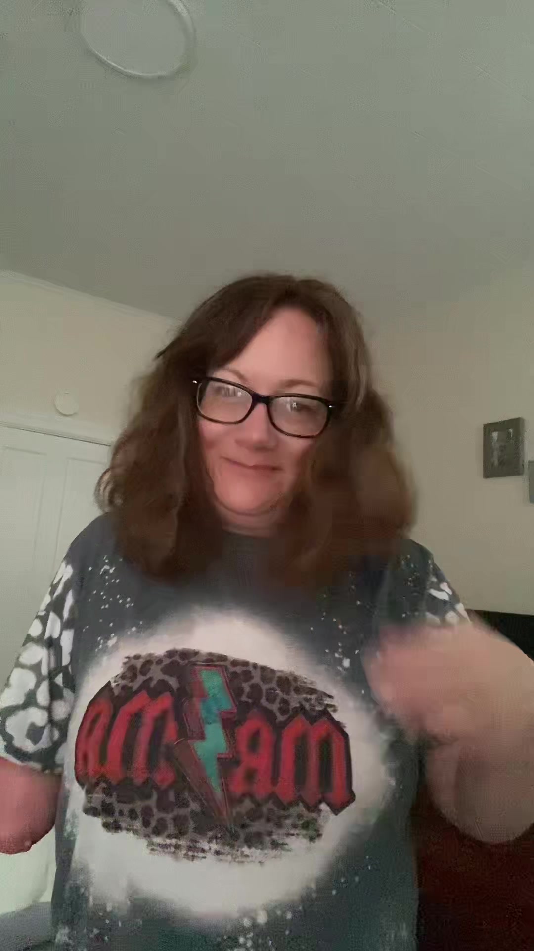 @TheGirlWithOneArm