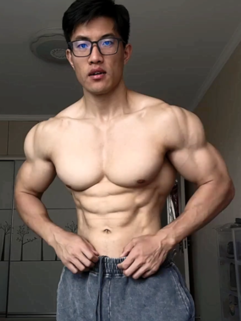 @Beautiful Muscle Male