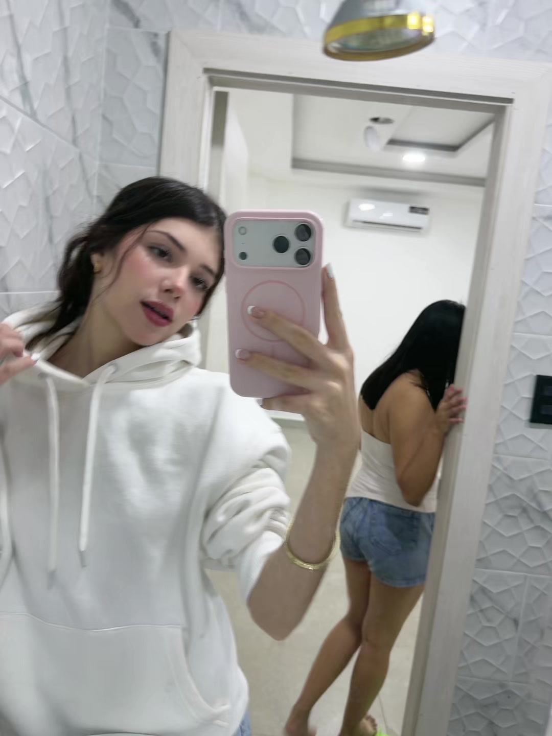 @andhrea<3