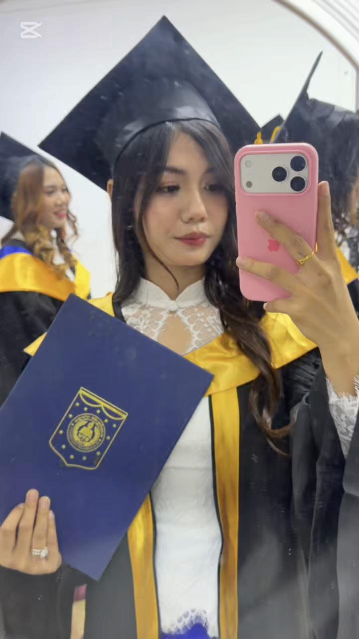 @SengHou-សេងហួ🦭
