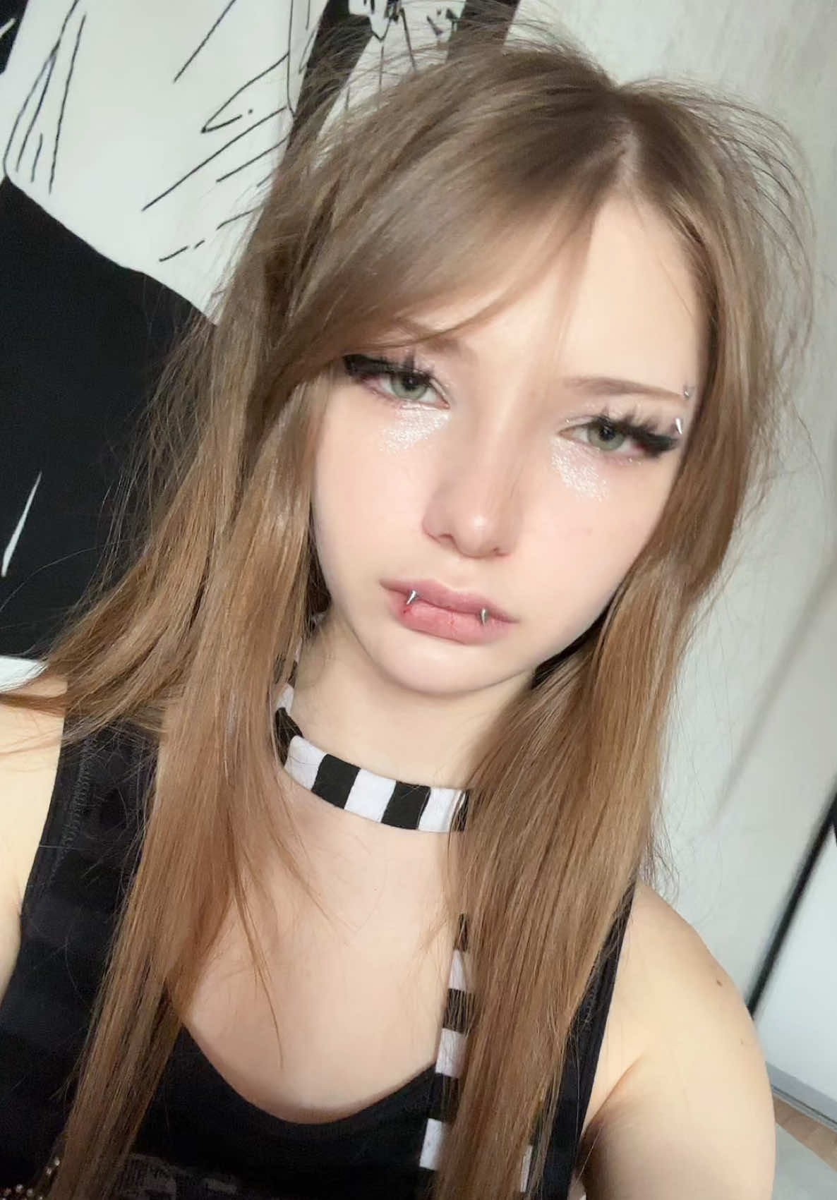 @naomi >⩊<