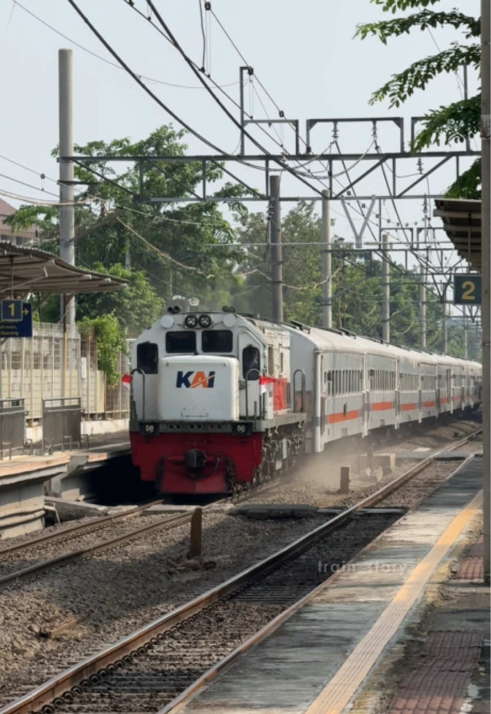 @Train_Story